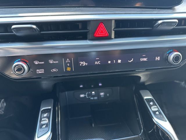 Used 2025 Kia Sorento SX image 15