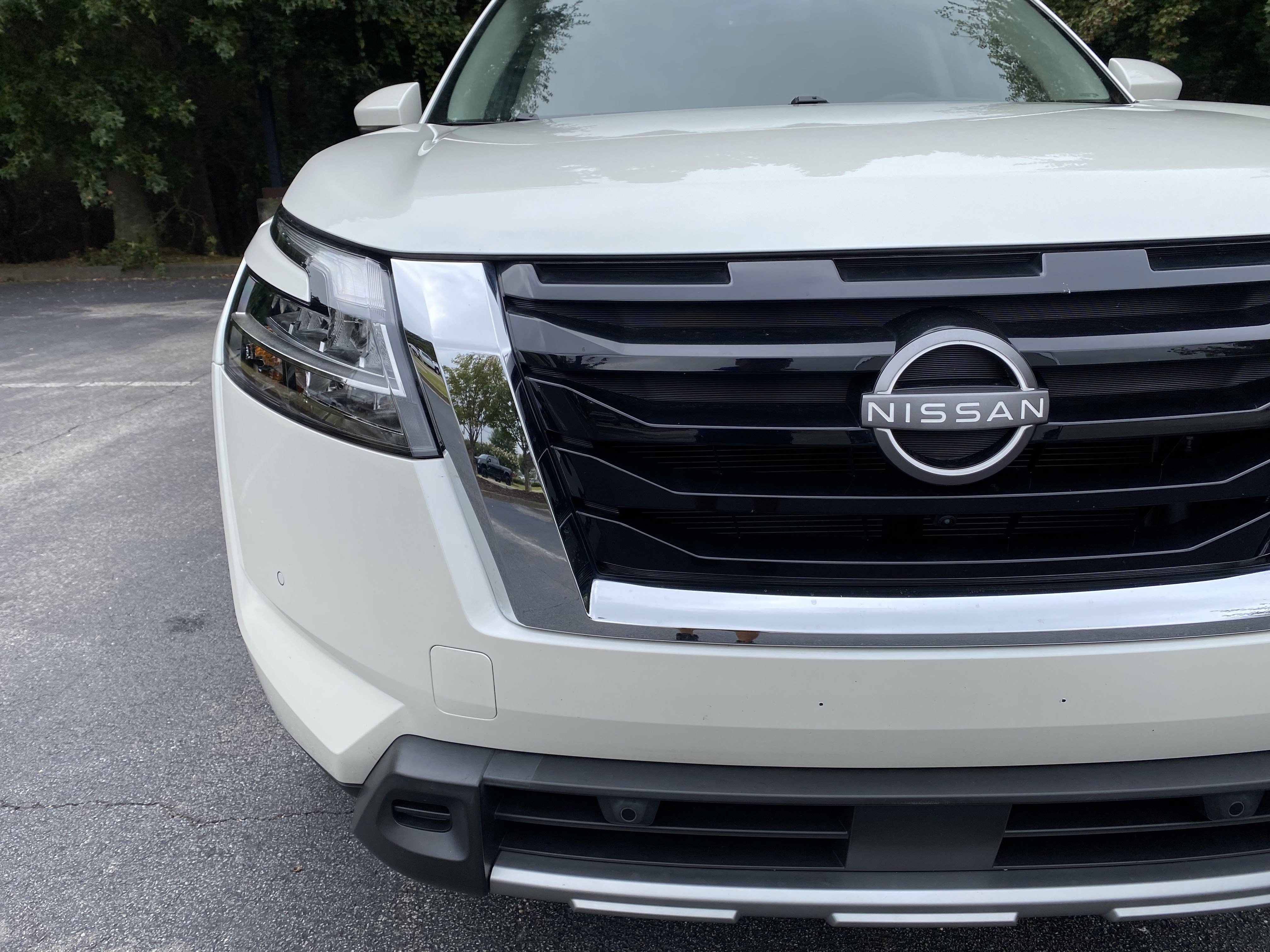 Used 2024 Nissan Pathfinder SL FWD image 14