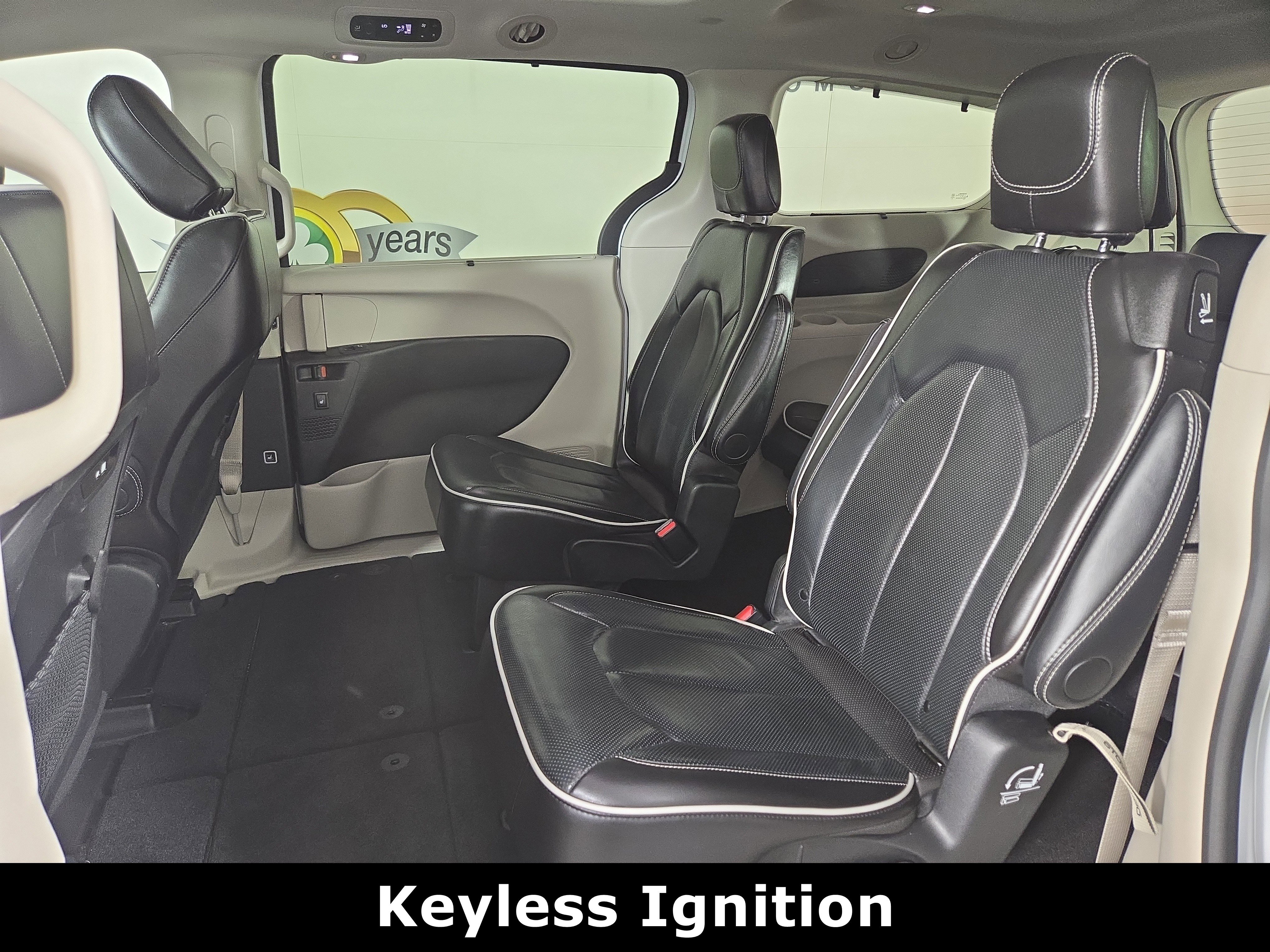 Used 2024 Chrysler Pacifica Limited image 12