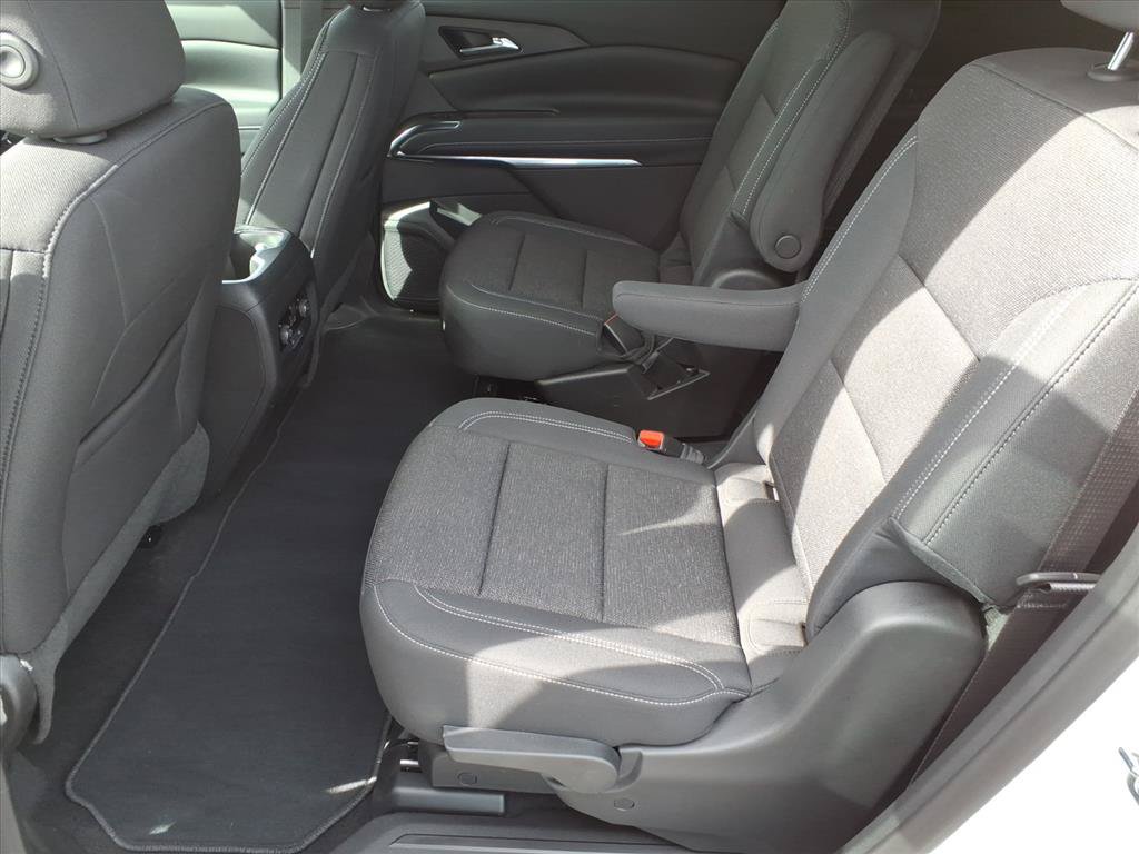 Used 2026 Chevrolet Traverse LT w/ Driver Confidence Package FWD image 13