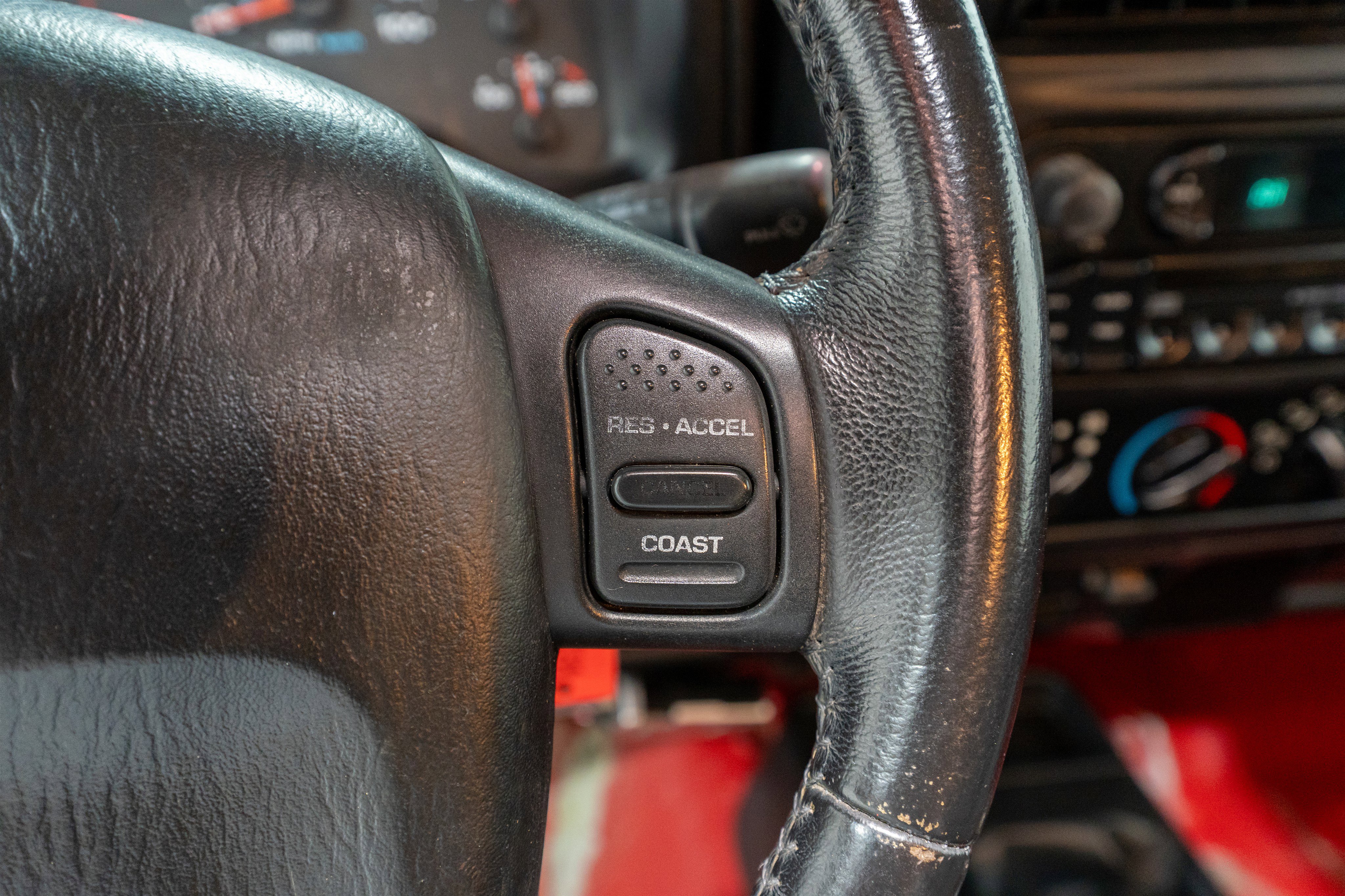 Used 2006 Jeep Wrangler Unlimited Rubicon w/ Security Group image 21