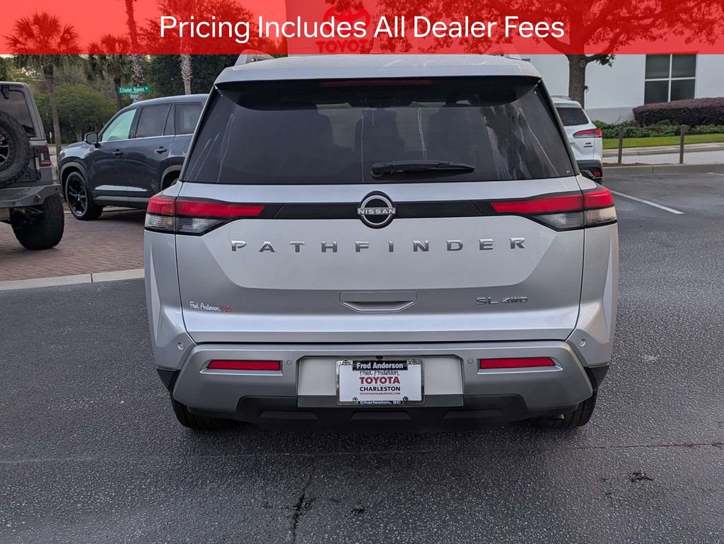 Used 2023 Nissan Pathfinder SL AWD/4WD image 5