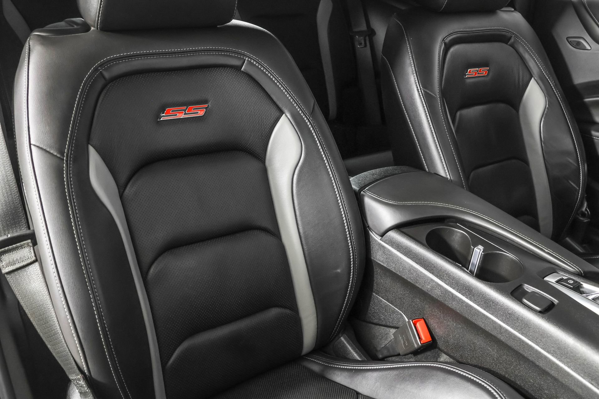 Used 2018 Chevrolet Camaro SS image 42