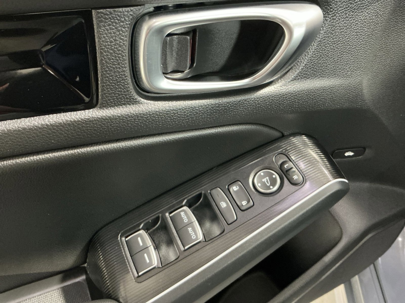 Used 2025 Honda Civic Sport image 23