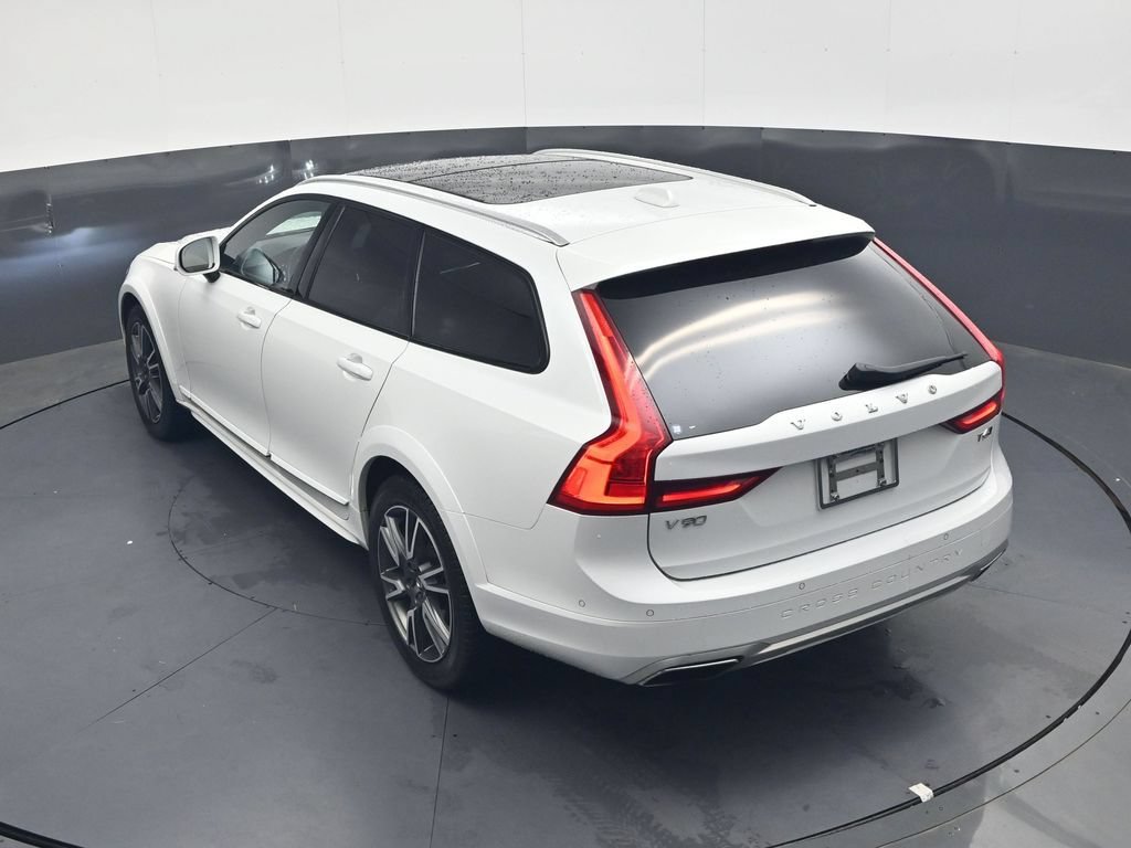 Used 2018 Volvo V90 T6 Cross Country w/ Convenience Package AWD/4WD image 24