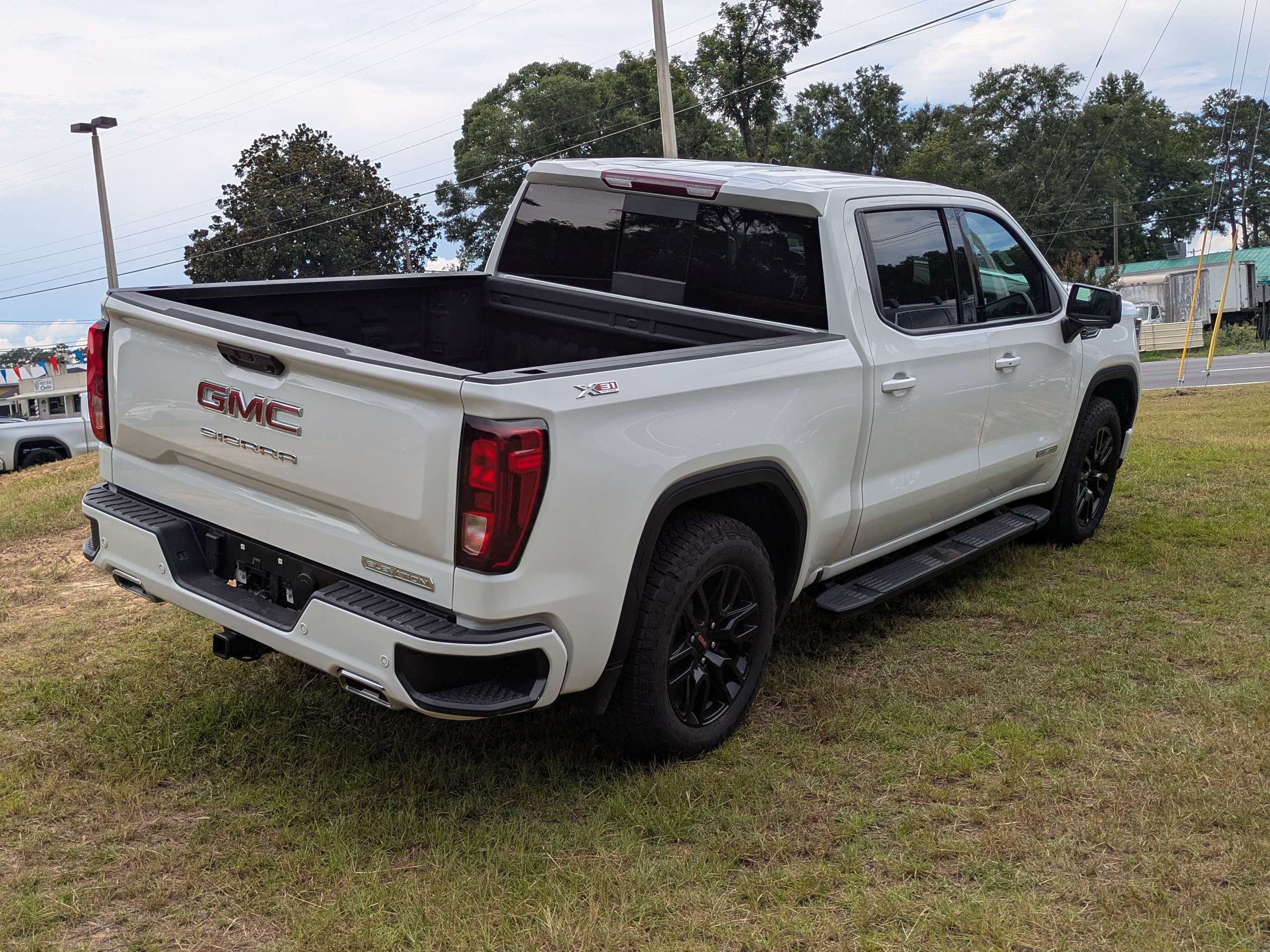 Used 2026 GMC Sierra 1500 Elevation w/ Elevation Premium Package AWD/4WD image 5