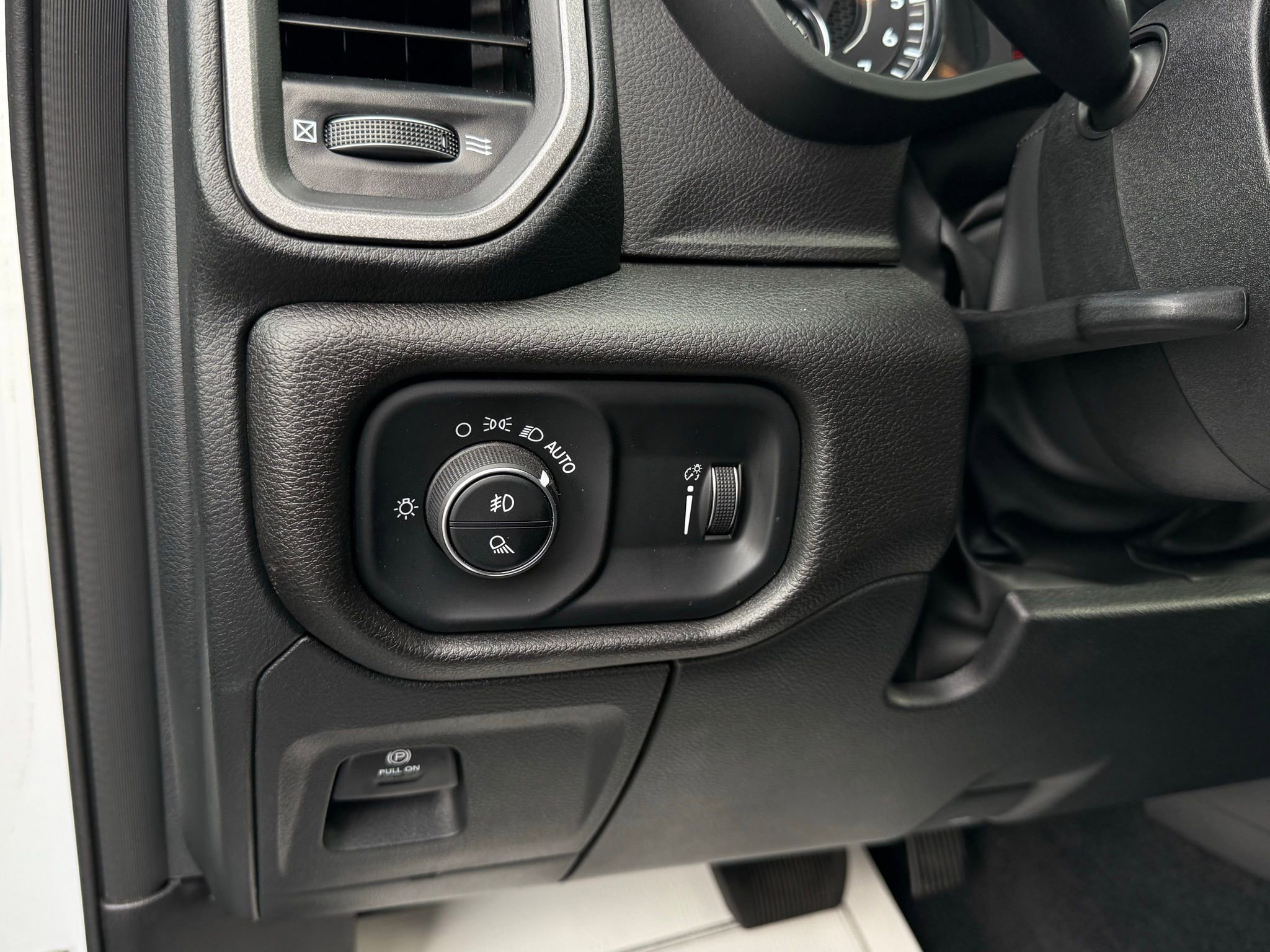 Used 2025 RAM 1500 Tradesman image 31