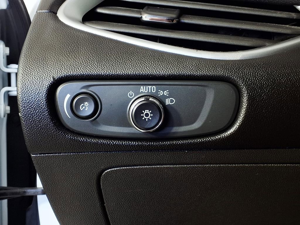 Used 2023 Chevrolet Malibu LT image 24