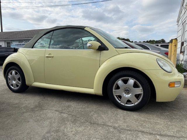 Used 2004 Volkswagen Beetle GL image 2