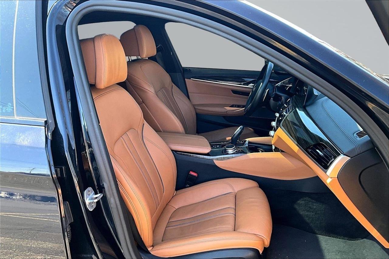 Used 2019 BMW M550i xDrive image 29