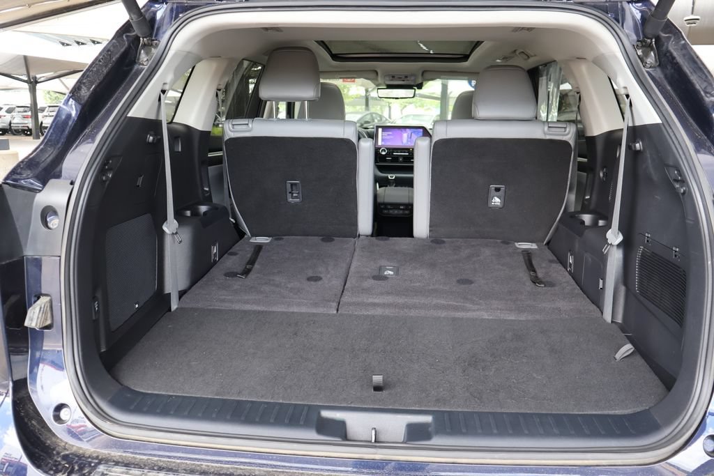 Used 2024 Toyota Highlander Platinum AWD/4WD image 66