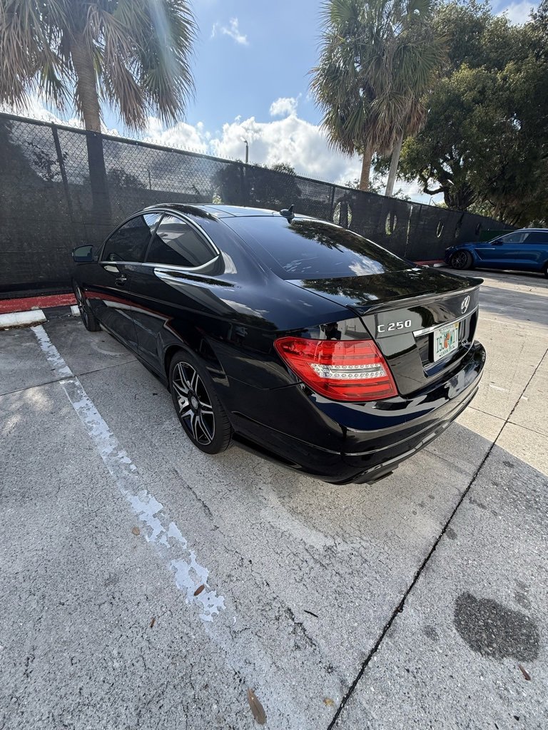 Used 2015 Mercedes-Benz C 250 Coupe image 4