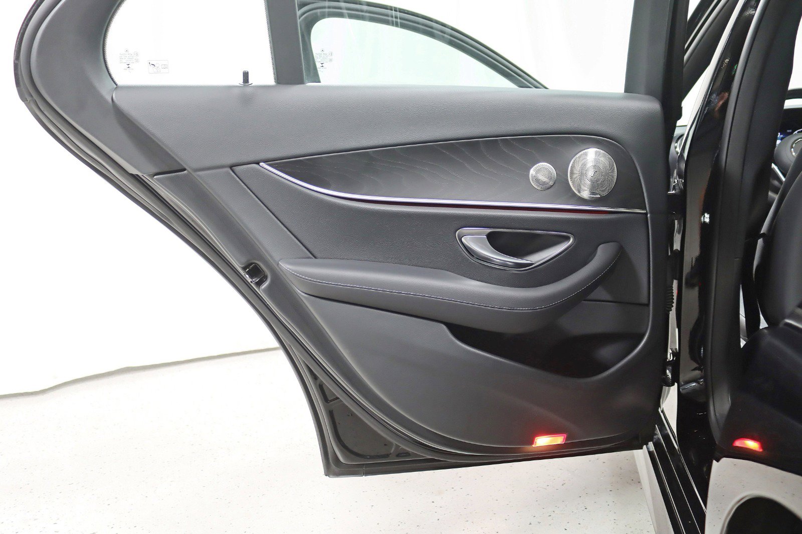 Used 2022 Mercedes-Benz E 450 4MATIC Sedan w/ Driver Assistance Package image 40