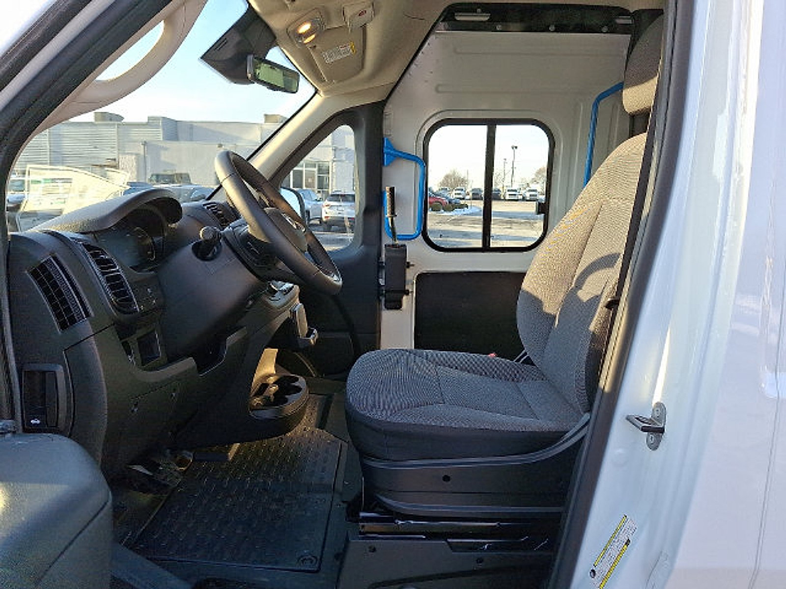 Used 2024 RAM ProMaster 3500 w/ Delivery Van Package FWD image 9