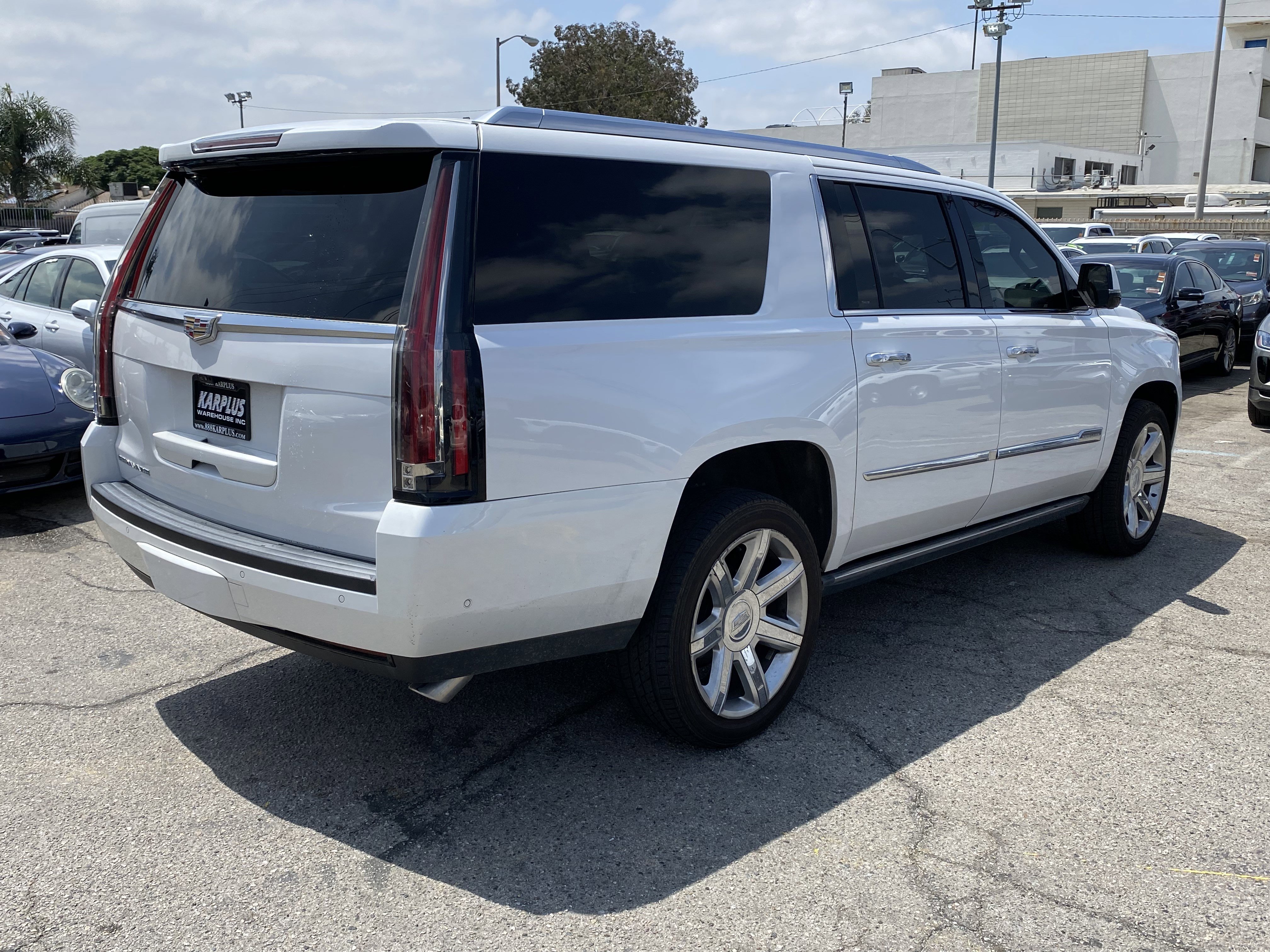 Used 2017 Cadillac Escalade ESV Premium Luxury RWD image 7