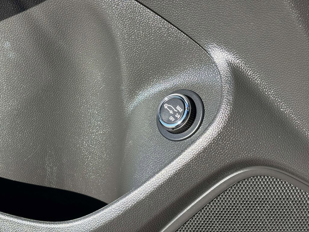 Used 2024 Buick Encore GX Avenir w/ Avenir Convenience Package image 18