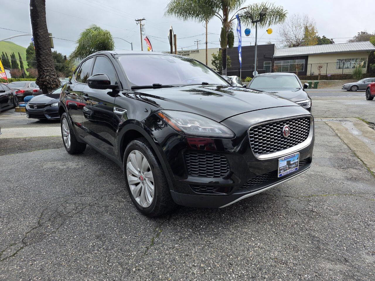 Used 2019 Jaguar E-PACE SE image 3