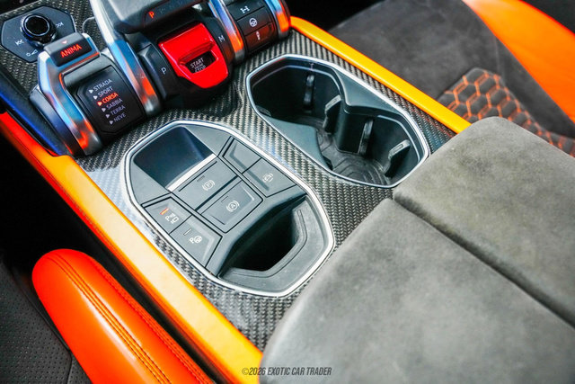 Used 2022 Lamborghini Urus image 57