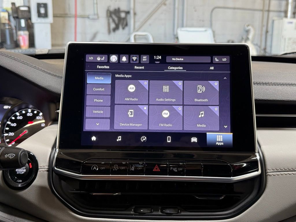 Used 2025 Jeep Compass Limited AWD/4WD image 14