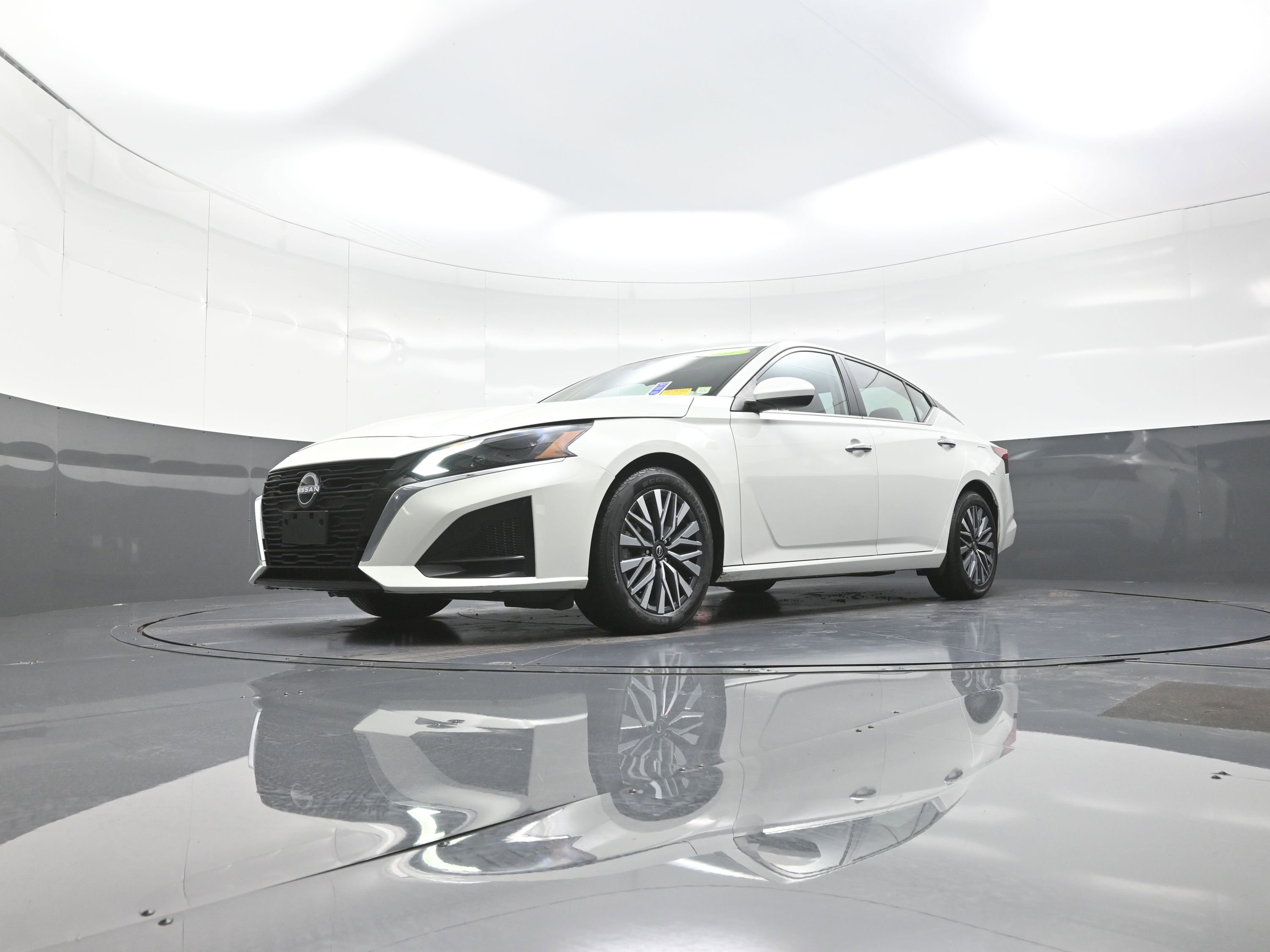 Used 2023 Nissan Altima 2.5 SV image 11