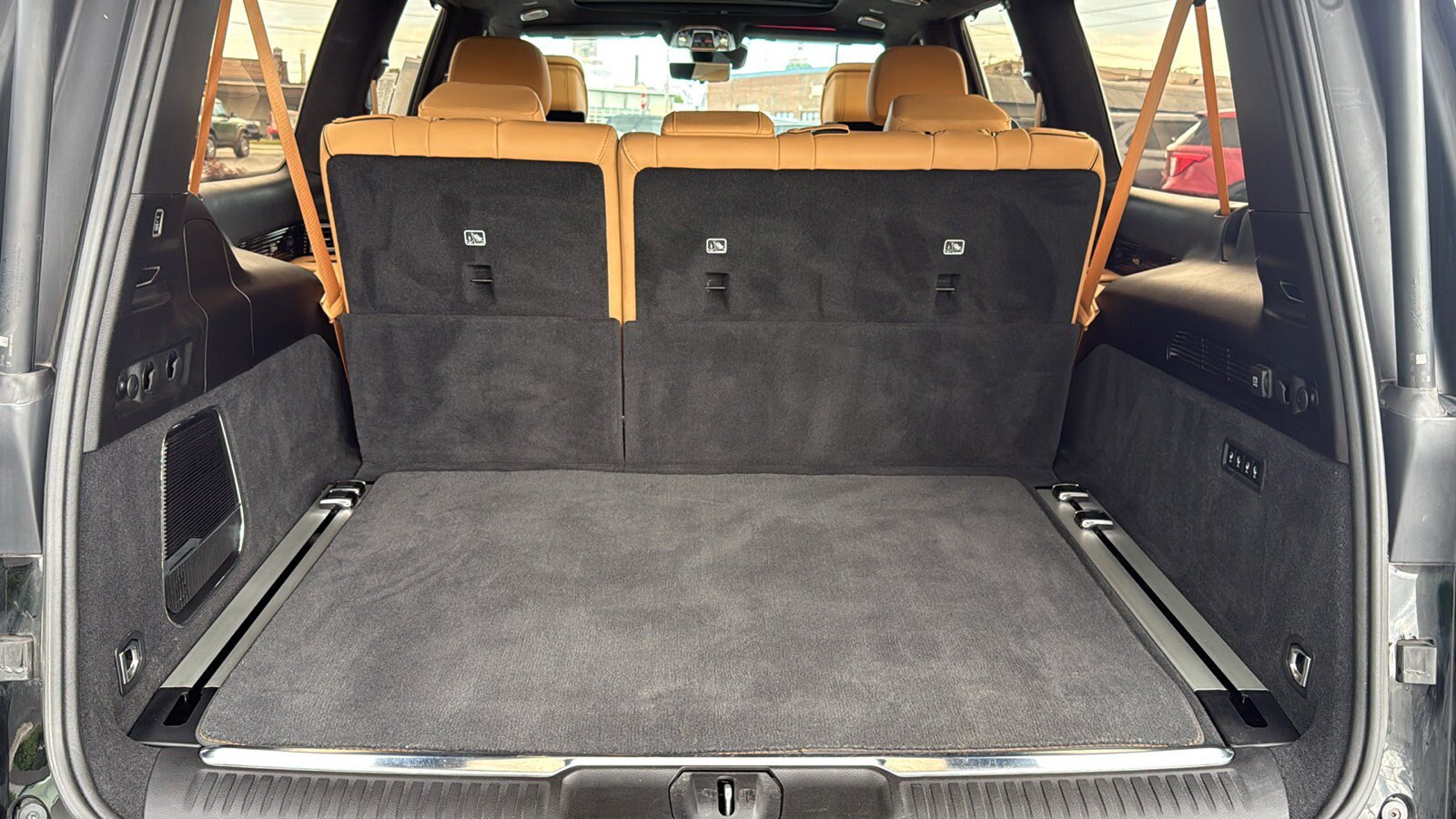 Used 2023 Jeep Grand Wagoneer L Series III w/ Rear Seat Video Group 1 AWD/4WD image 32