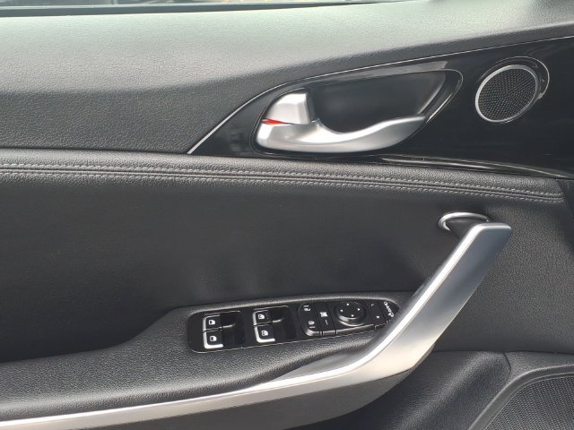 Used 2018 Kia Stinger RWD image 21
