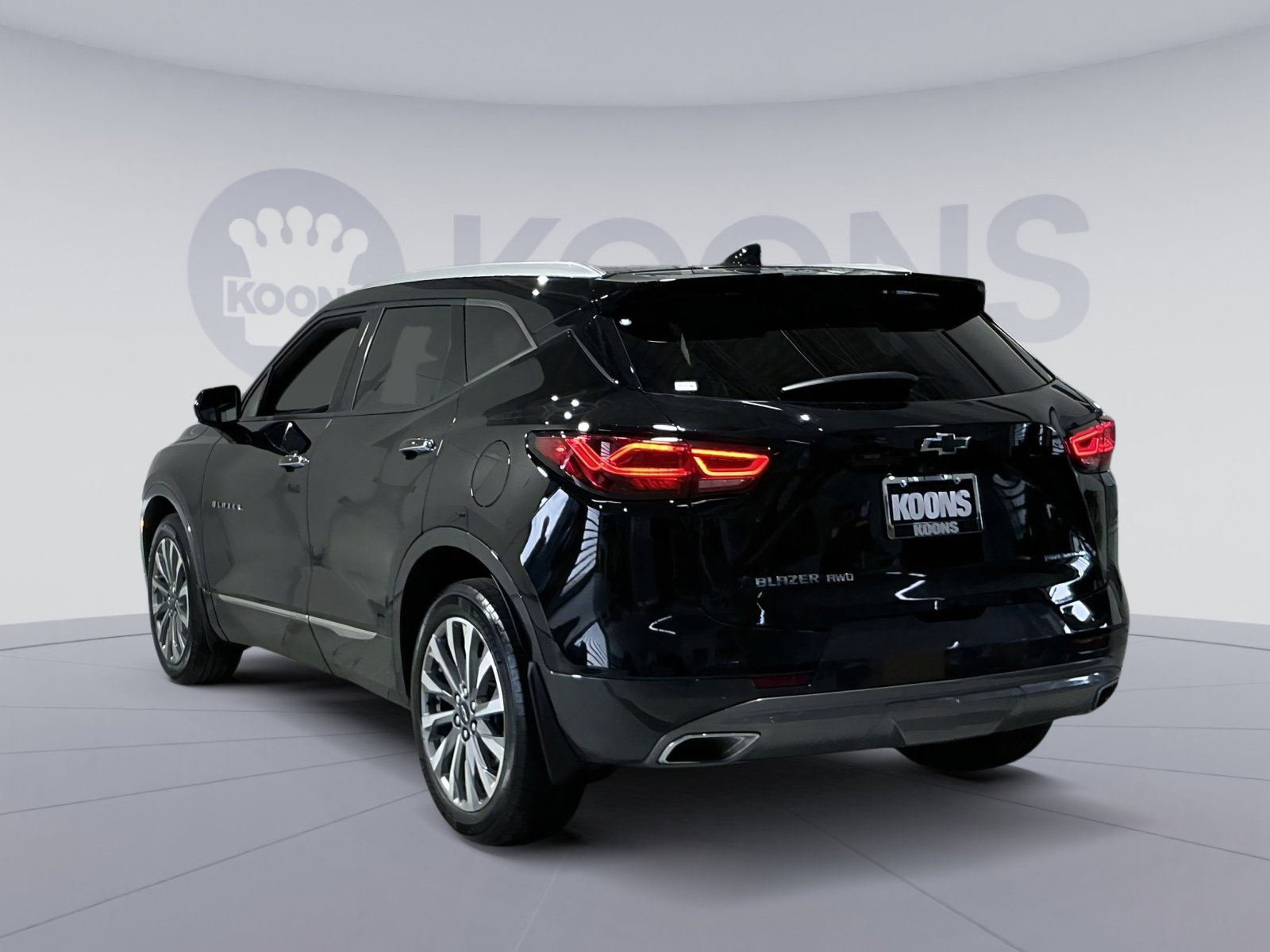 Used 2023 Chevrolet Blazer Premier w/ Driver Confidence II Package image 14