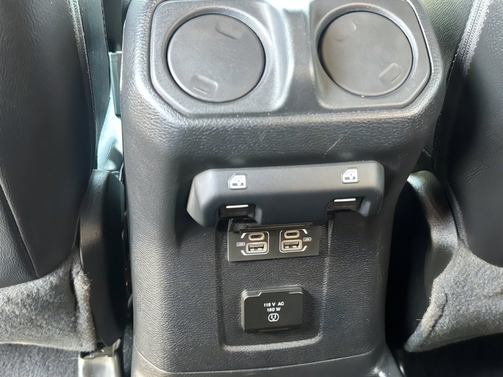 Used 2021 Jeep Wrangler Unlimited Sahara w/ Cold Weather Group image 17