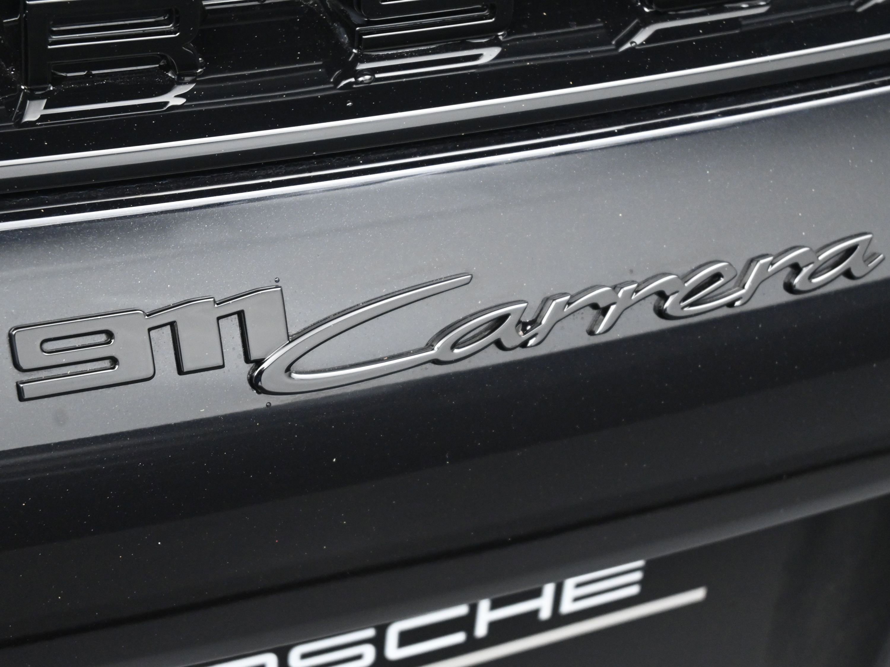 Certified 2025 Porsche 911 Carrera image 9