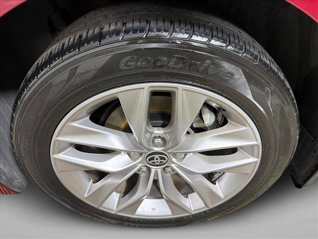 Used 2020 Toyota Avalon XLE FWD image 19