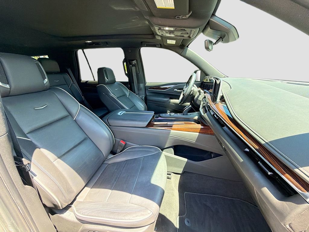 Used 2022 Cadillac Escalade Premium Luxury RWD image 16