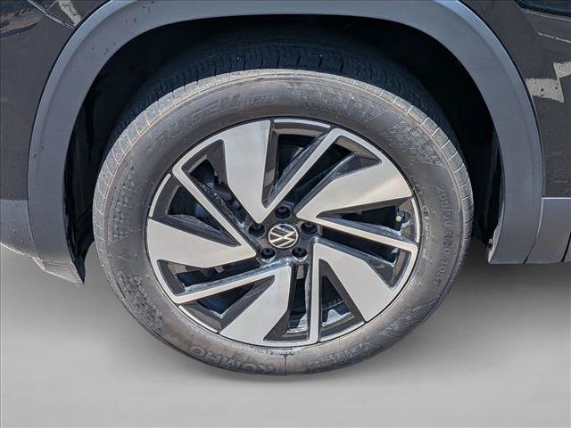 Used 2024 Volkswagen Atlas SEL AWD/4WD image 14