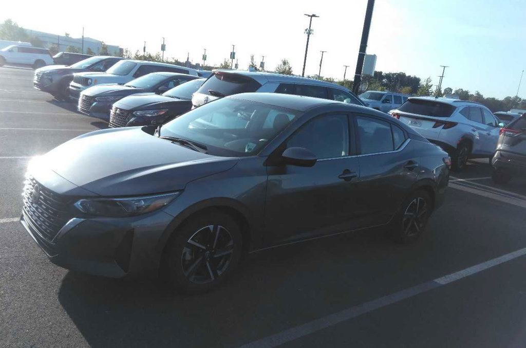 Used 2025 Nissan Sentra SV FWD image 2