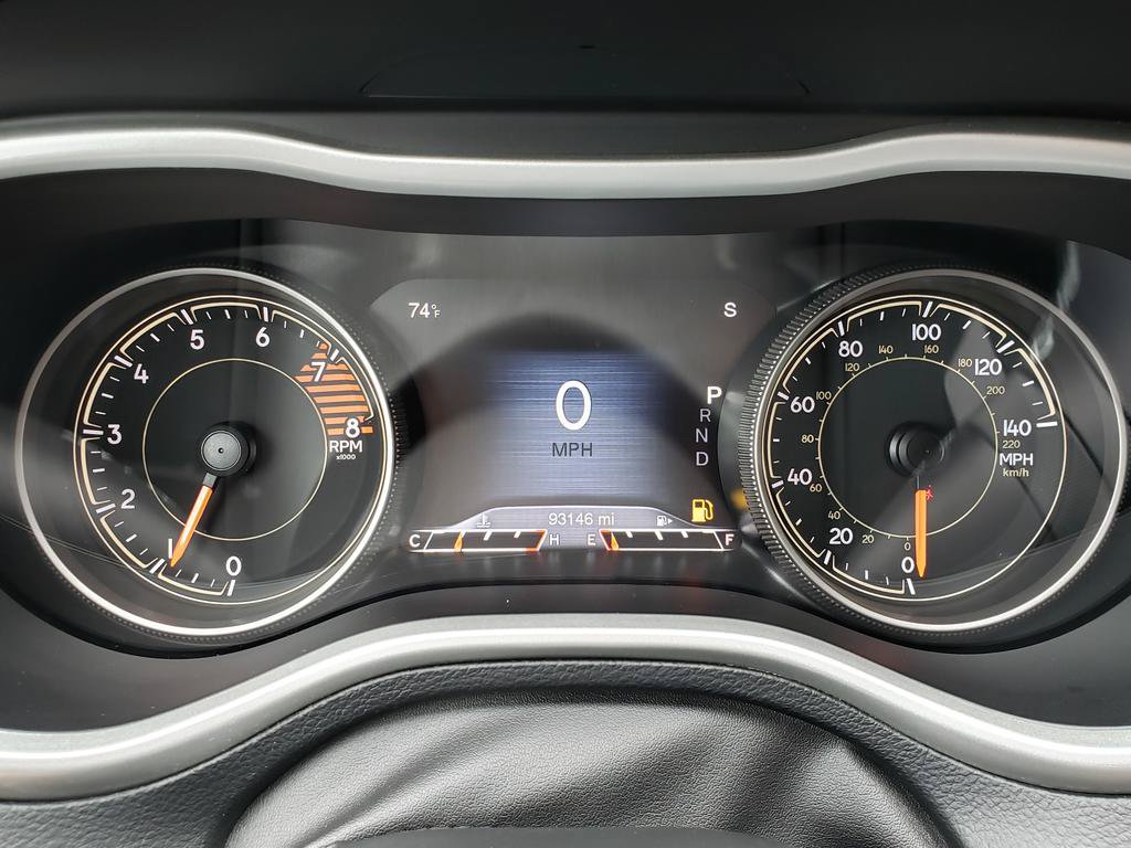 Used 2017 Jeep Cherokee Trailhawk AWD/4WD image 26