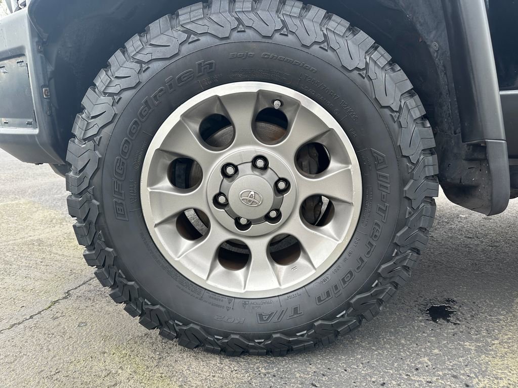 Used 2013 Toyota FJ Cruiser 4WD w/ Convenience Pkg image 12