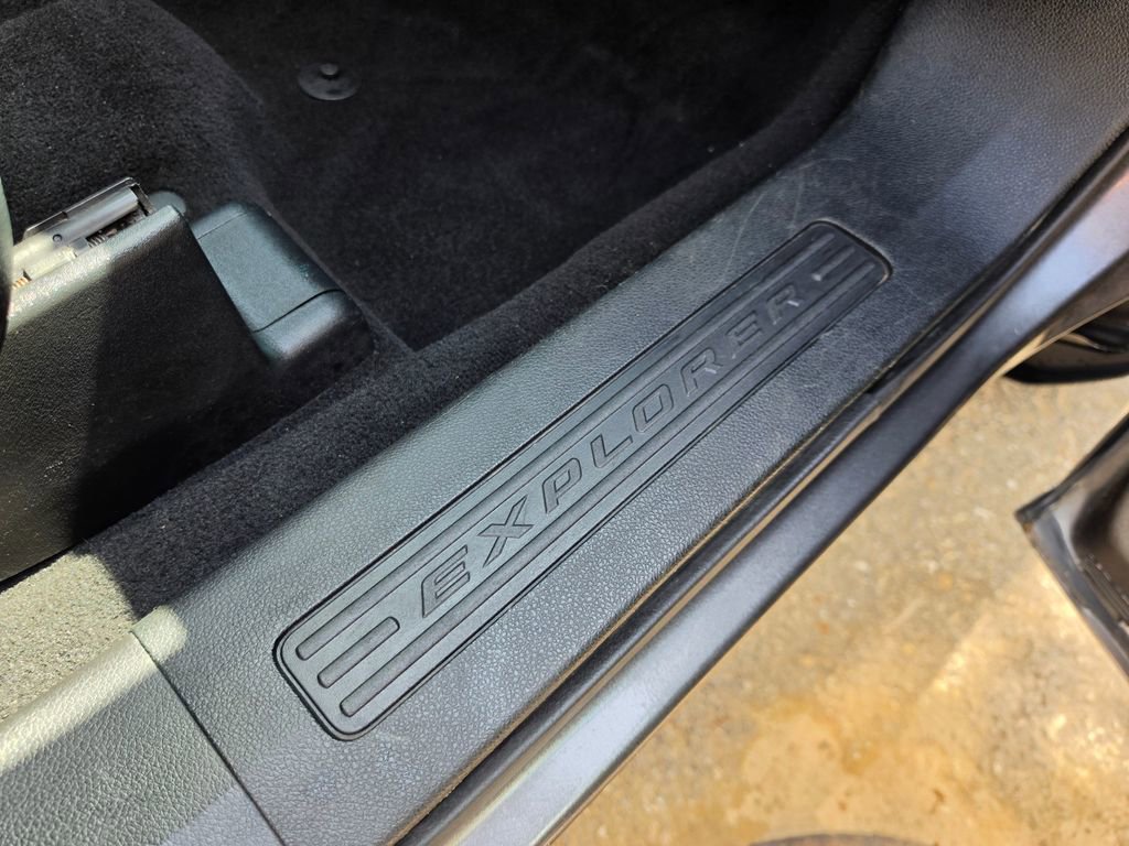 Used 2018 Ford Explorer XLT w/ Equipment Group 202A image 51