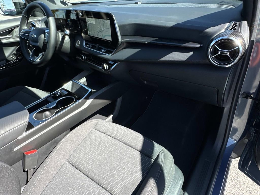 Used 2026 Chevrolet Equinox LT image 10