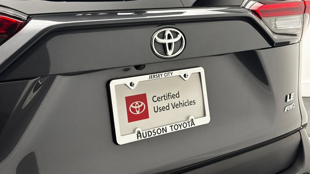 Used 2023 Toyota RAV4 LE AWD/4WD image 8