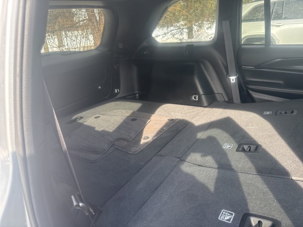 Used 2024 Jeep Grand Cherokee Altitude image 41