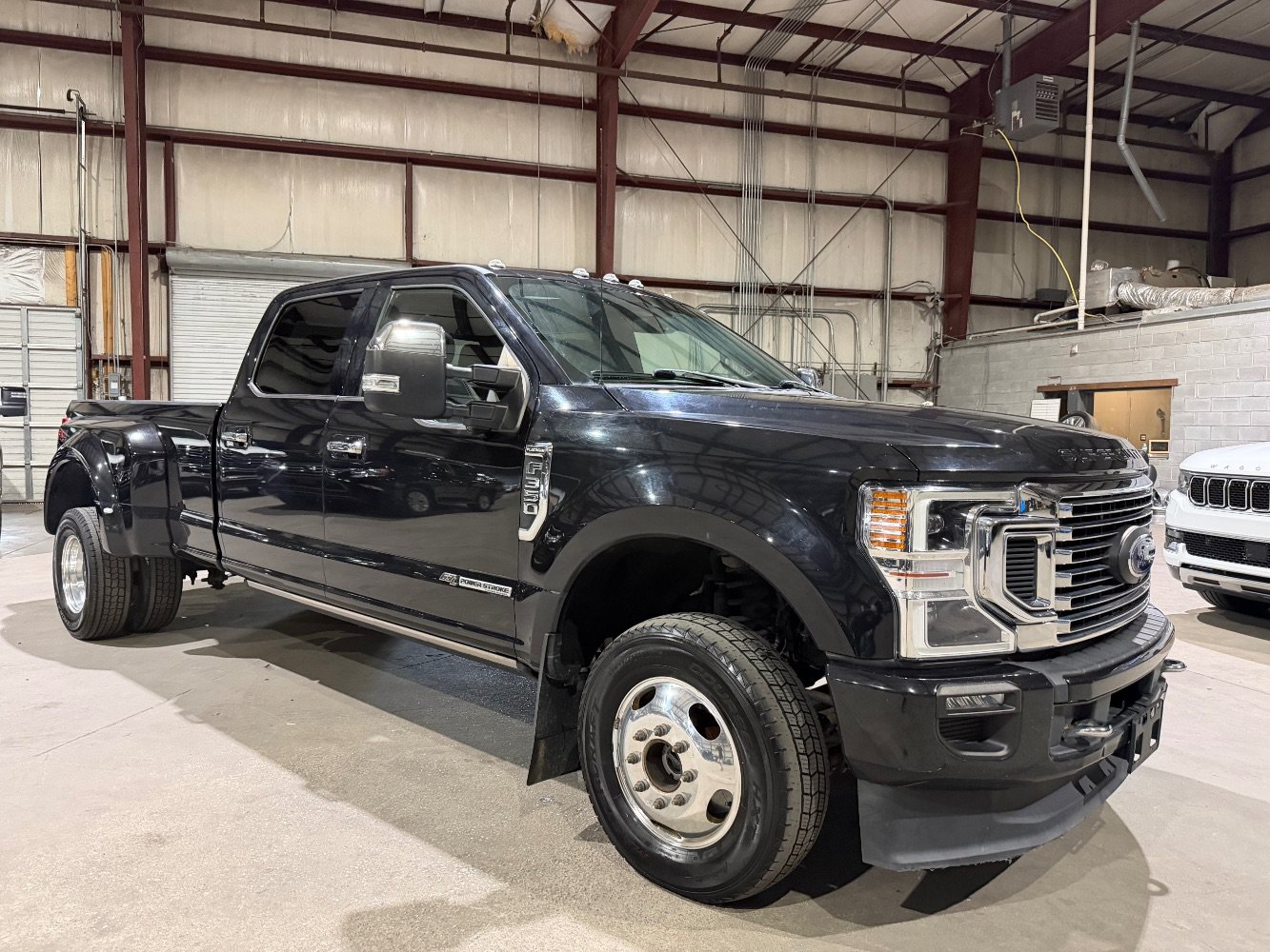 Used 2020 Ford F350 Platinum AWD/4WD image 2