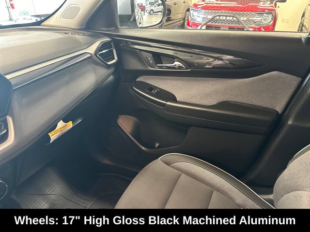 Used 2024 Chevrolet TrailBlazer LT w/ LT Cold Weather Package AWD/4WD image 23