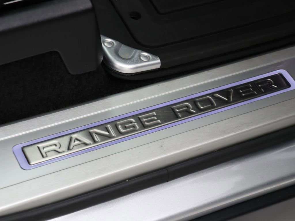 Used 2019 Land Rover Range Rover Long Wheelbase Supercharged image 30