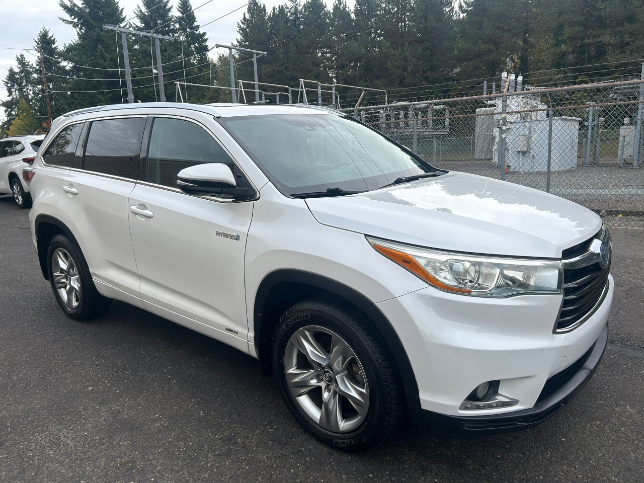 Used 2016 Toyota Highlander Limited Platinum image 3