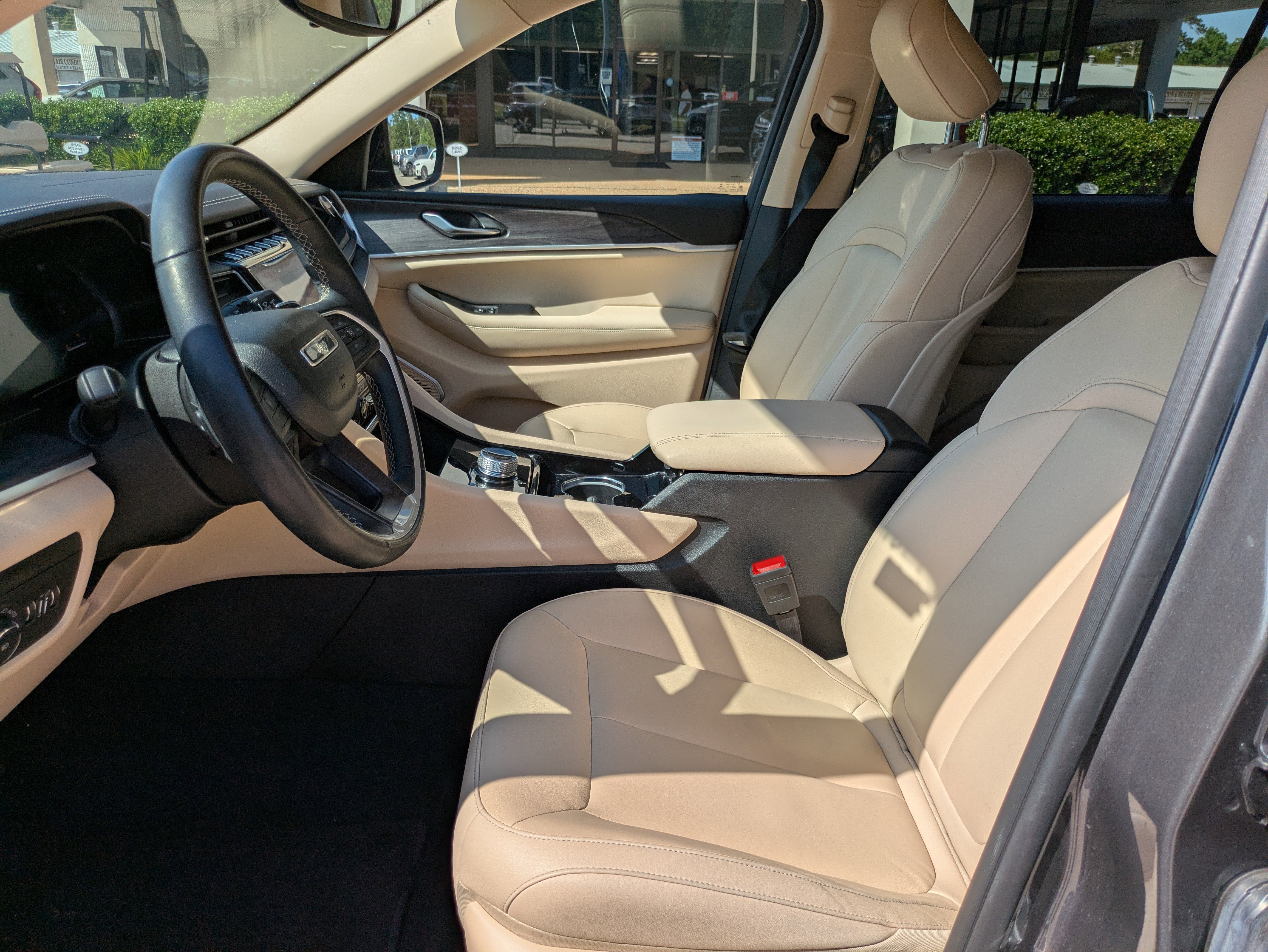 Used 2022 Jeep Grand Cherokee L Limited image 20