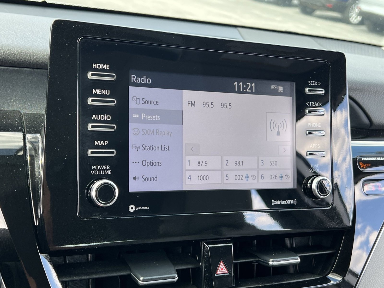 Used 2023 Toyota Camry SE image 18