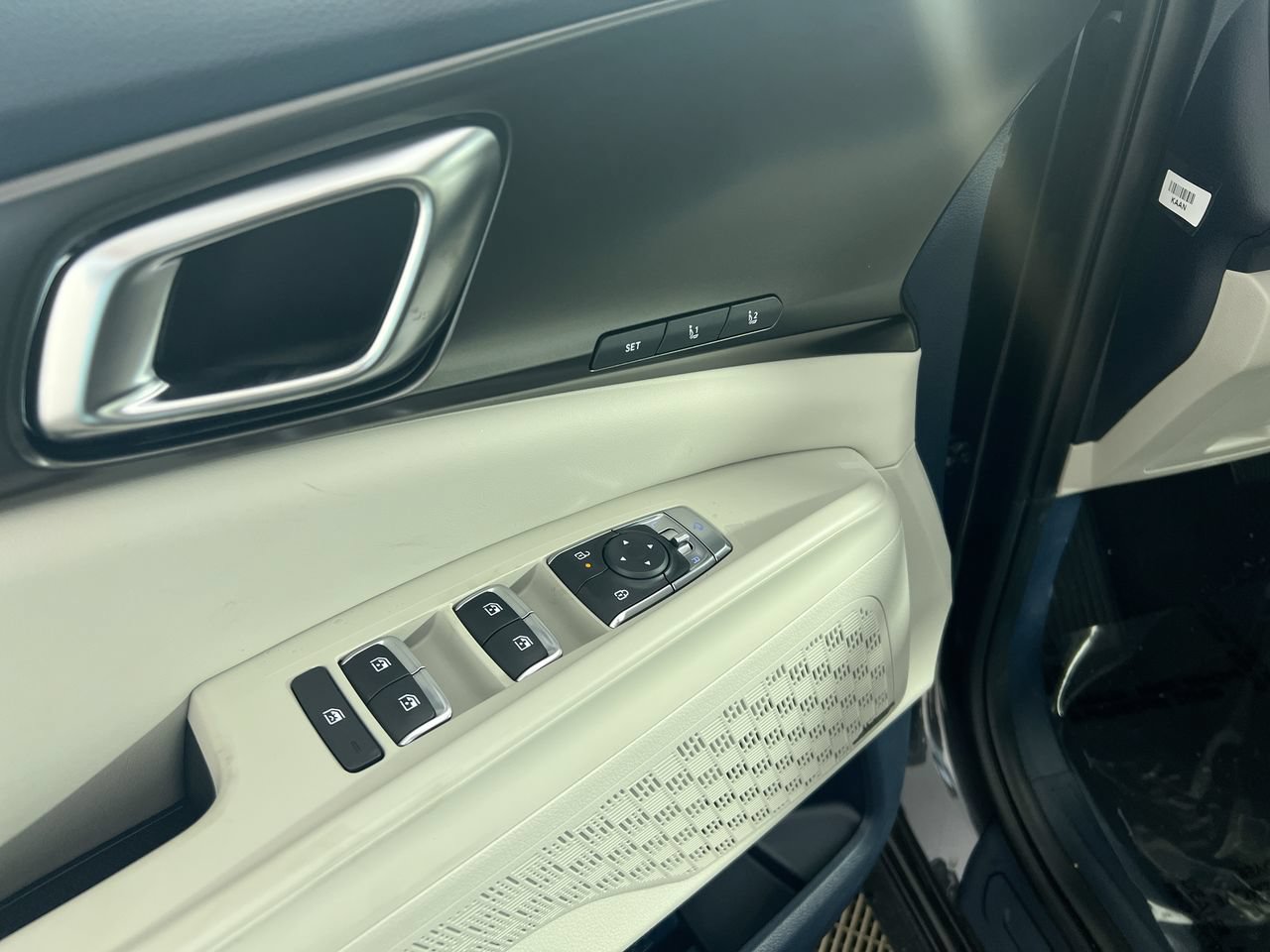 Certified 2025 Kia Carnival SX Prestige FWD image 16