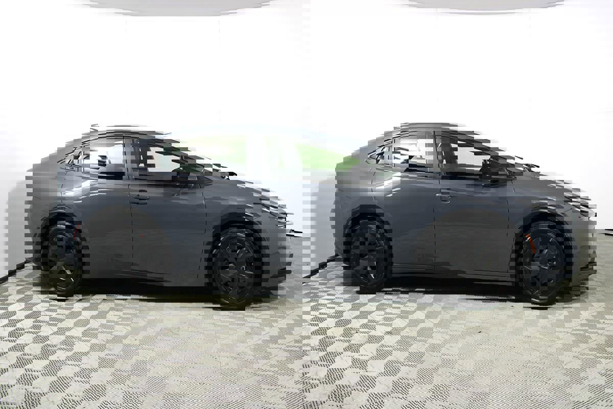 Used 2024 Toyota Prius LE image 33