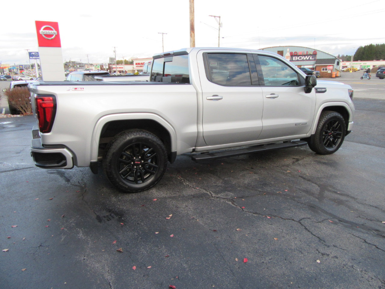Used 2022 GMC Sierra 1500 Elevation image 12
