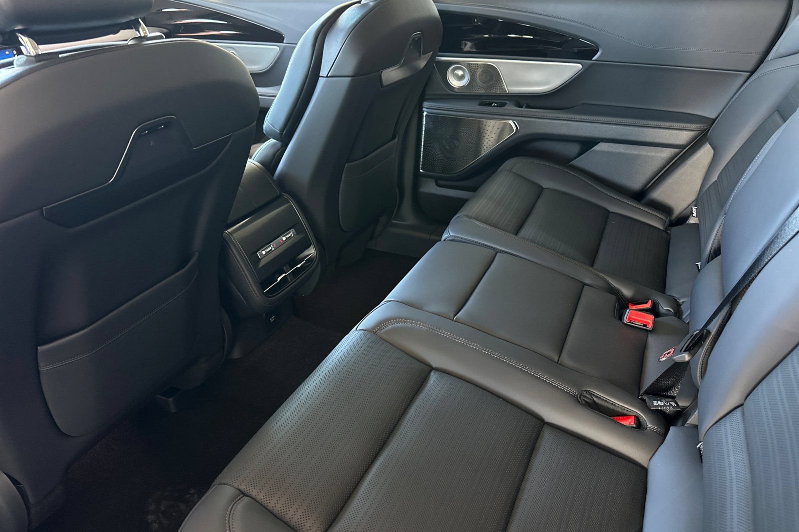 New 2026 Lincoln Nautilus Reserve AWD/4WD image 11