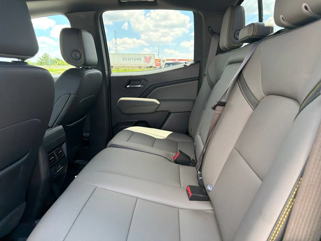 Used 2025 Chevrolet Colorado ZR2 w/ Technology Package AWD/4WD image 10
